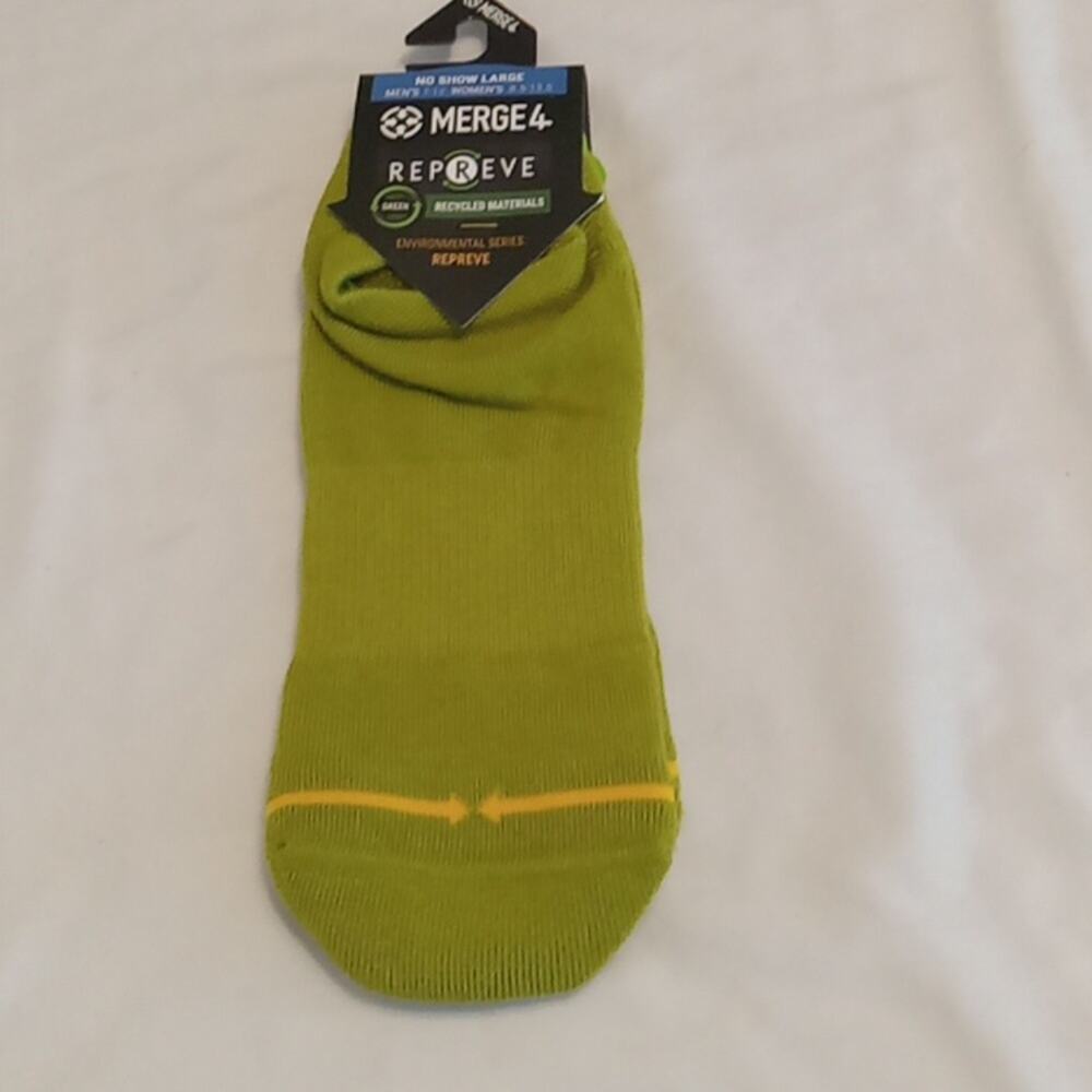 NWT Merge 4 Reprve size large lite Olive socks.